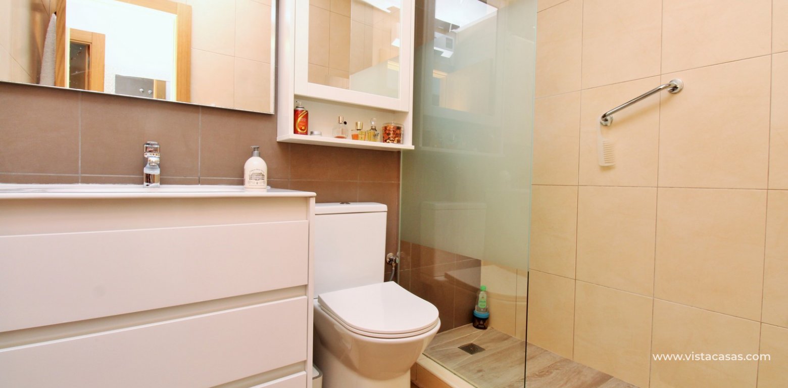 2 Bed Corner Apartment for sale in Verdemar III Villamartin bathroom