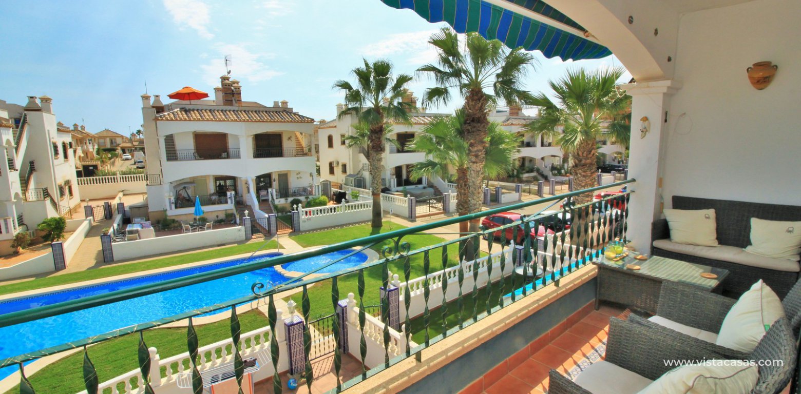 Top floor apartment overlooking the pool for sale Pau 8 Villamartin pool view 2