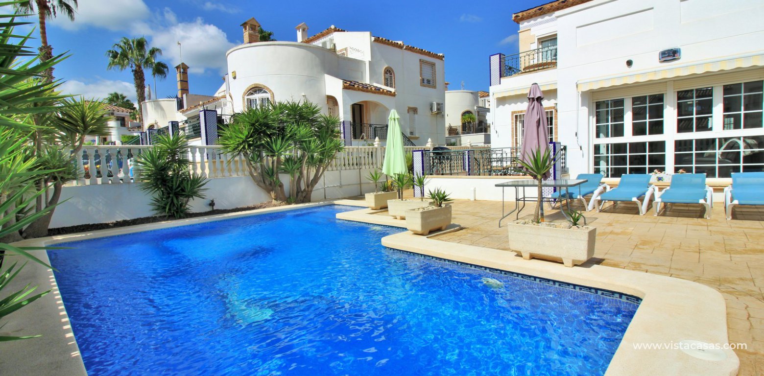 Detached villa for sale Las Violetas Villamartin private swimming pool