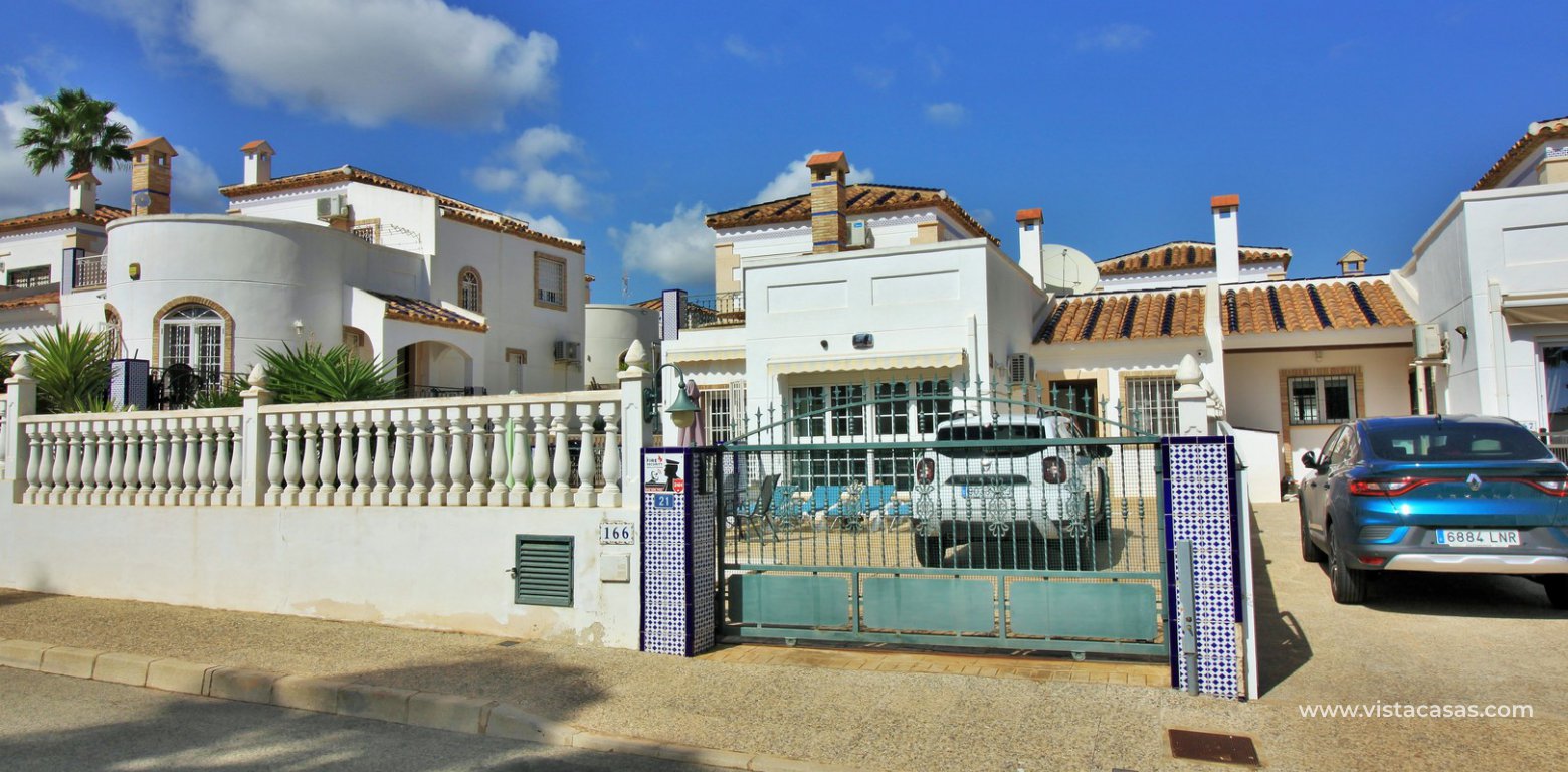Detached villa for sale Las Violetas Villamartin exterior