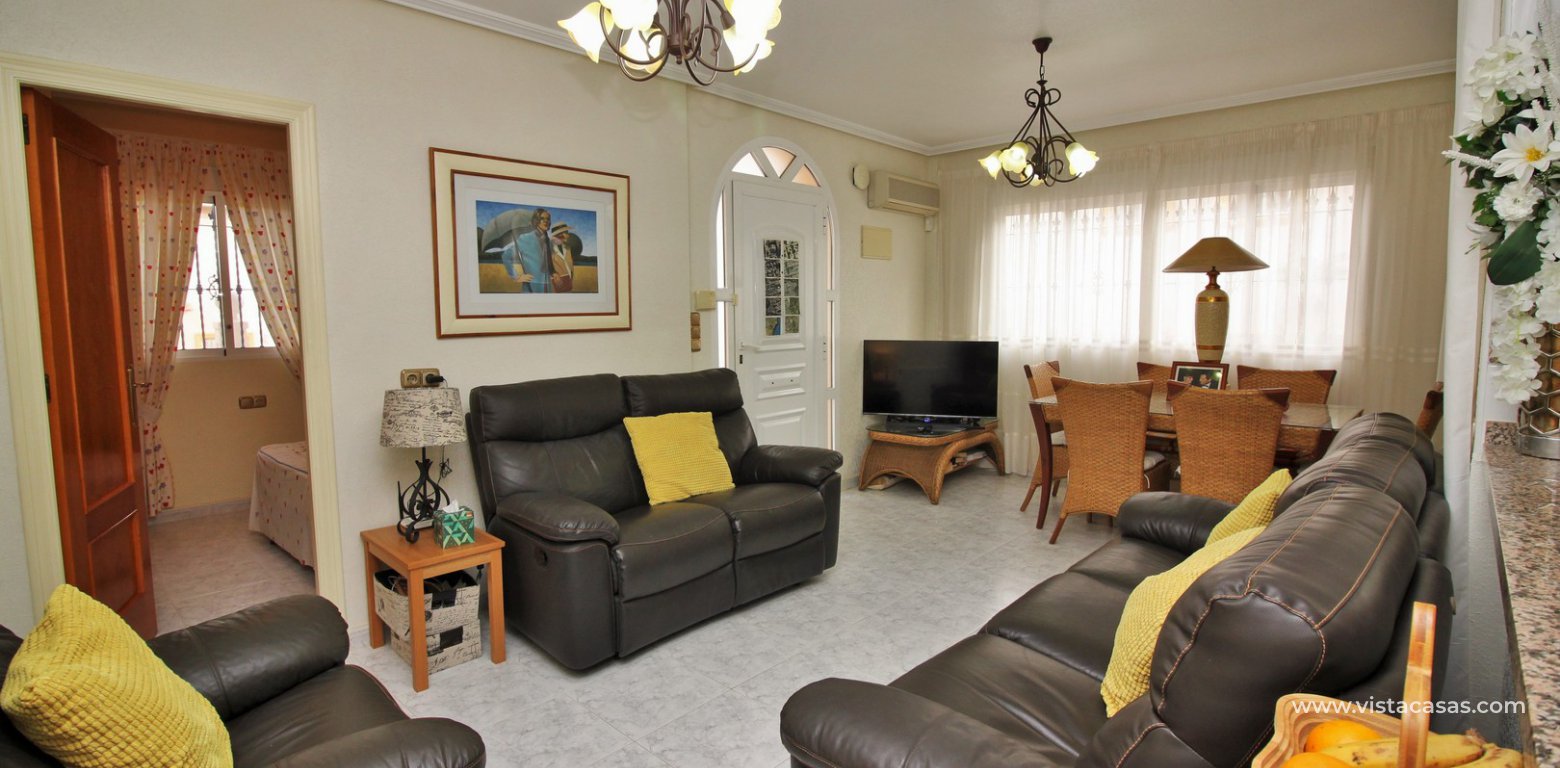 5 bedroom detached villa with garage for sale in Pinada Golf Villamartin lounge 2