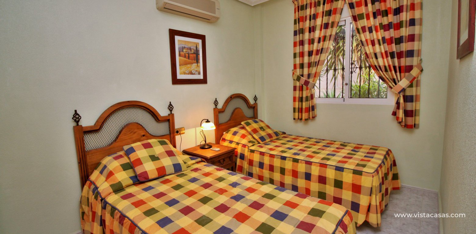 5 bedroom detached villa with garage for sale in Pinada Golf Villamartin twin bedroom