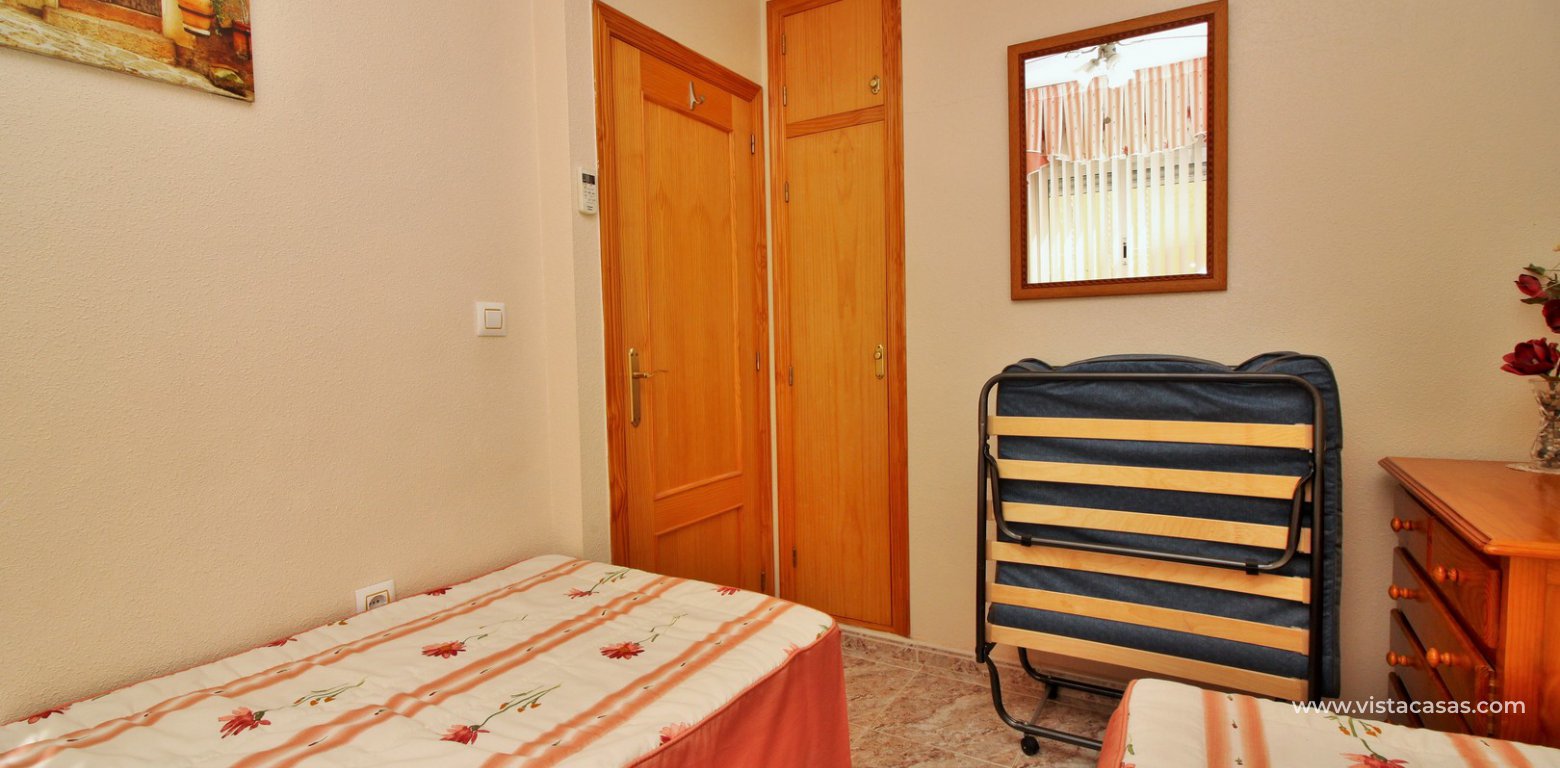 Townhouse for sale in Bosque de las Lomas Villamartin twin bedroom fitted wardrobes