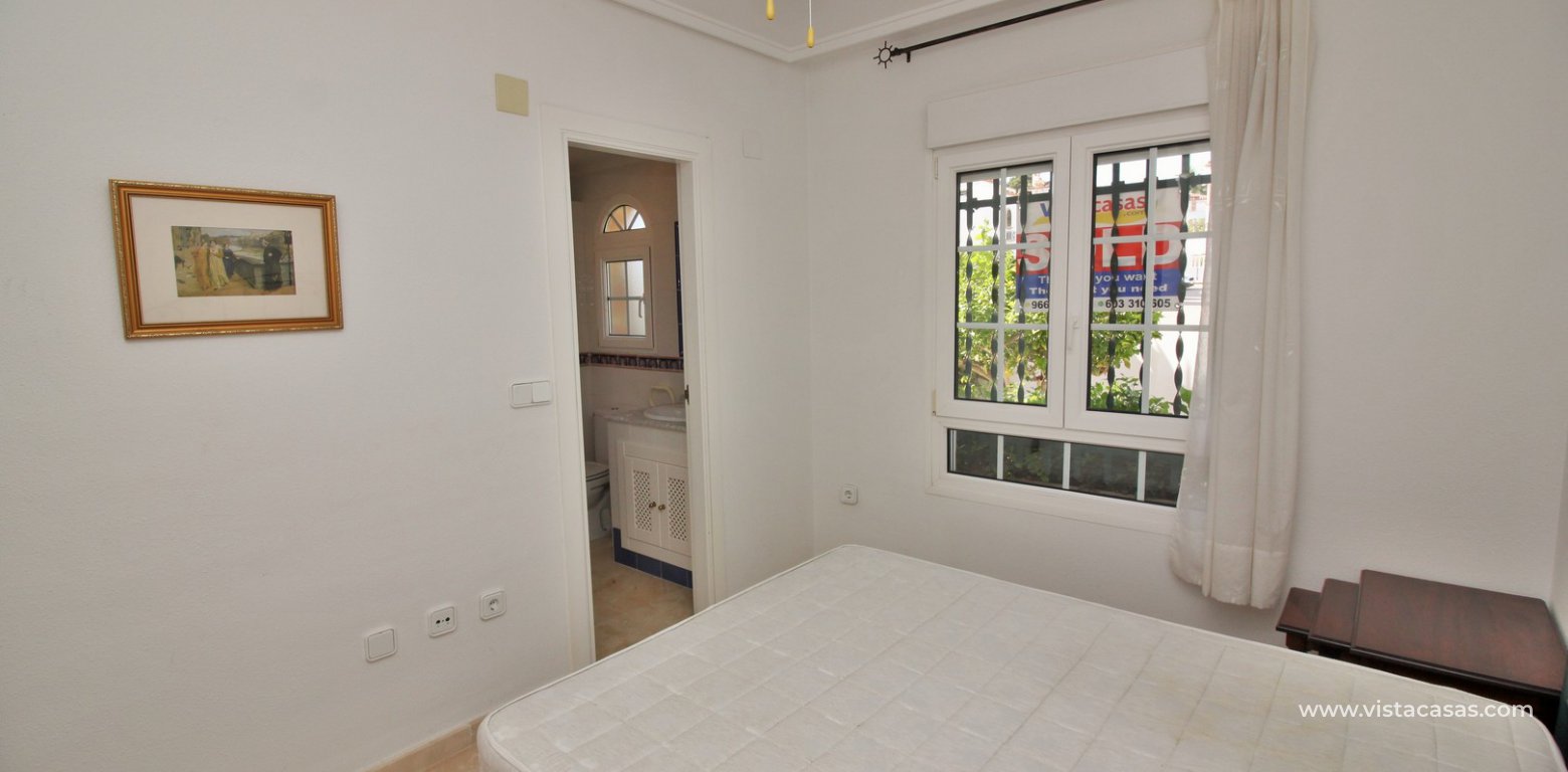 Ground floor apartment for sale Las Violetas Villamartin master bedroom ensuite