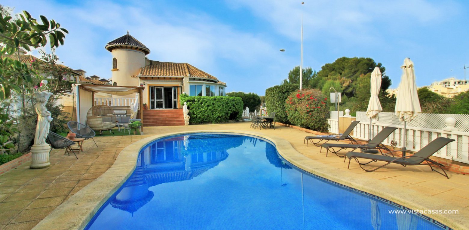 Detached villa with private pool and garage for sale Pinada Golf I Villamartin