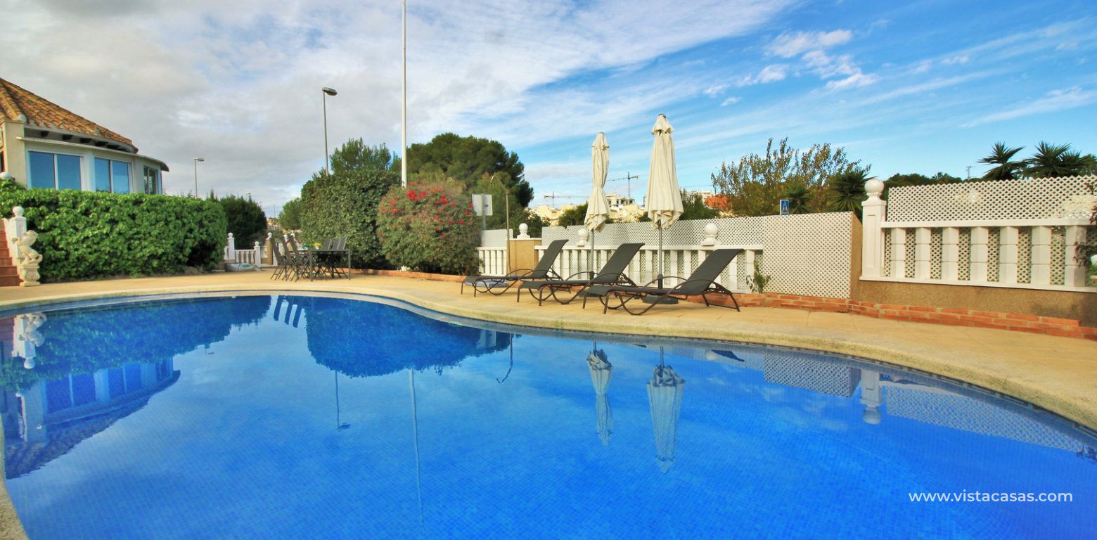 Detached villa with private pool and garage for sale Pinada Golf I Villamartin underbuild swimming pool