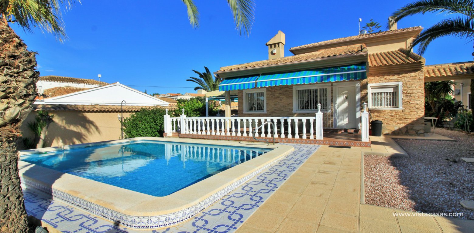 Detached villa with private pool for sale Los Balcones front
