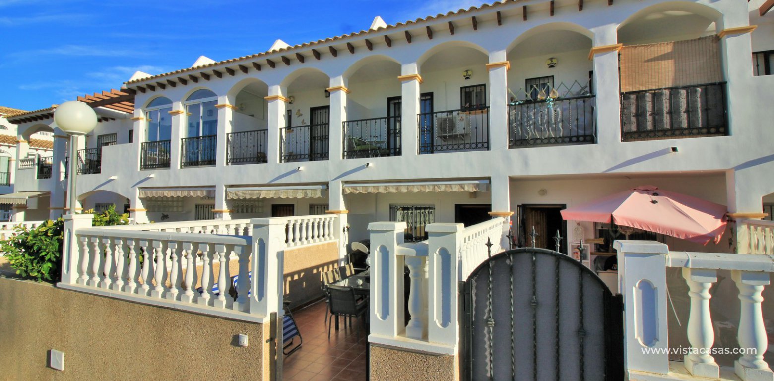 Townhouse for sale overlooking the pool R15 La Ciñuelica Punta Prima exterior