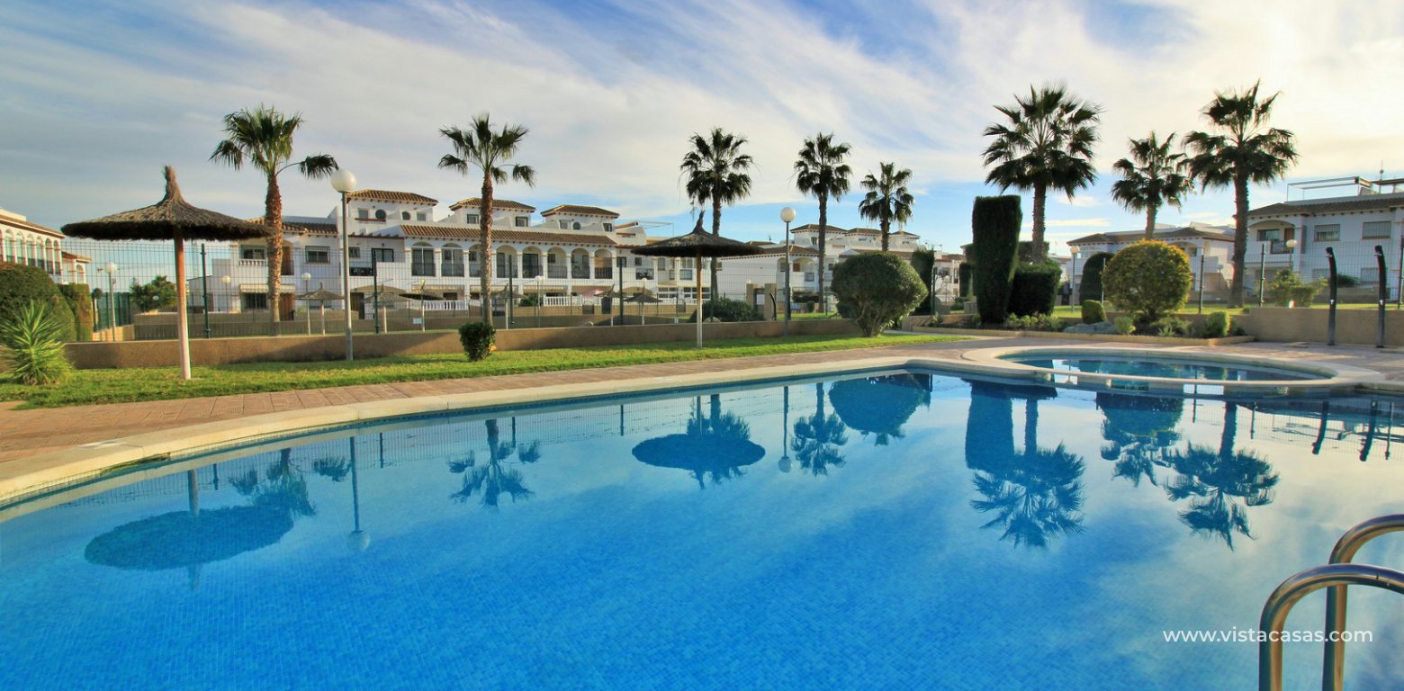 Townhouse for sale overlooking the pool R15 La Ciñuelica Punta Prima communal pool