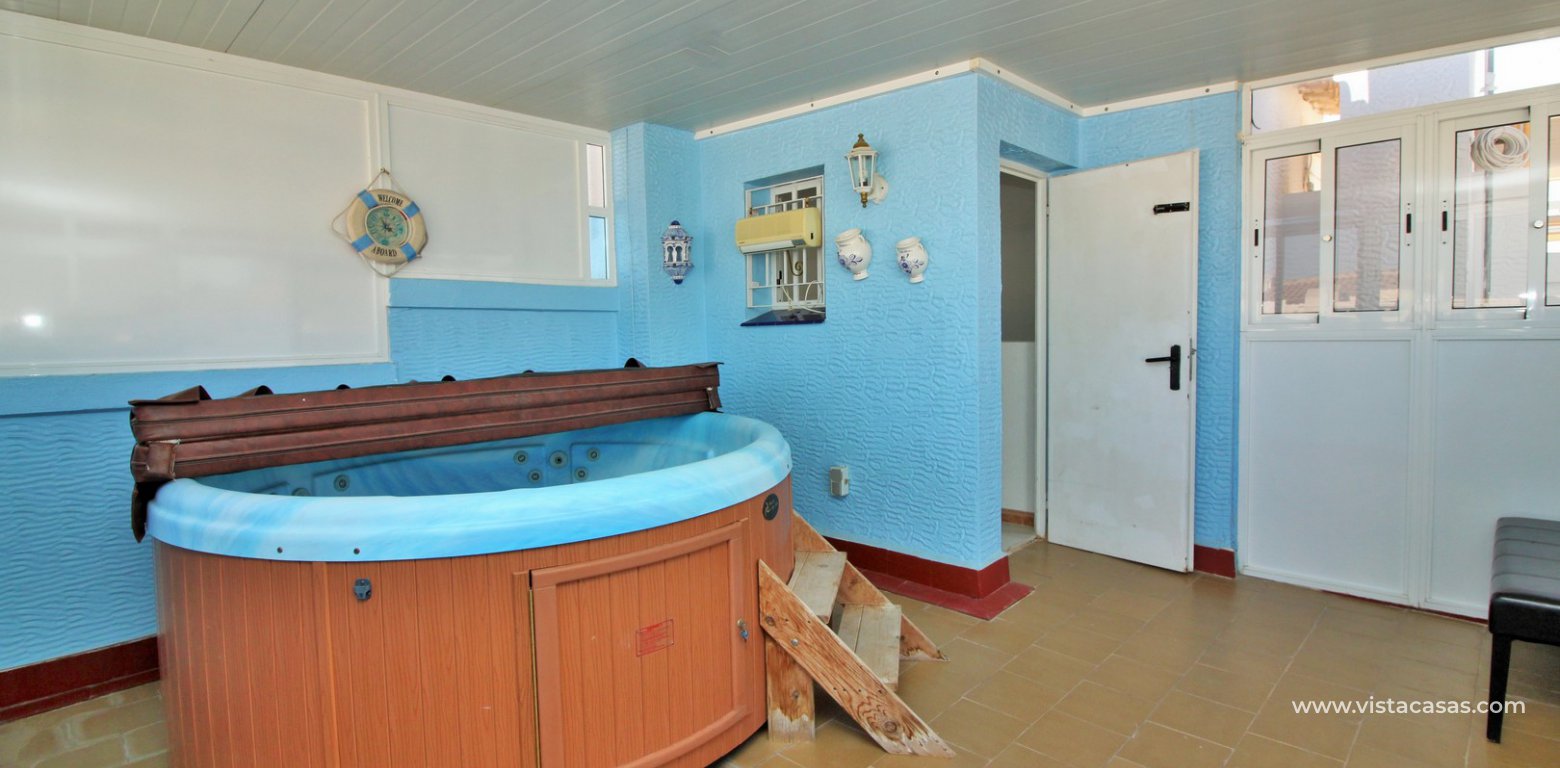 Townhouse for sale with pool in Los Altos jacuzzi