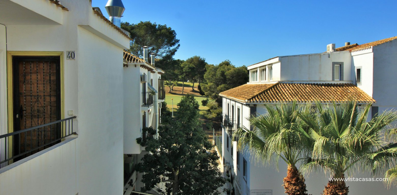 Renovated apartment overlooking the pool for sale in the Villamartin Plaza golf