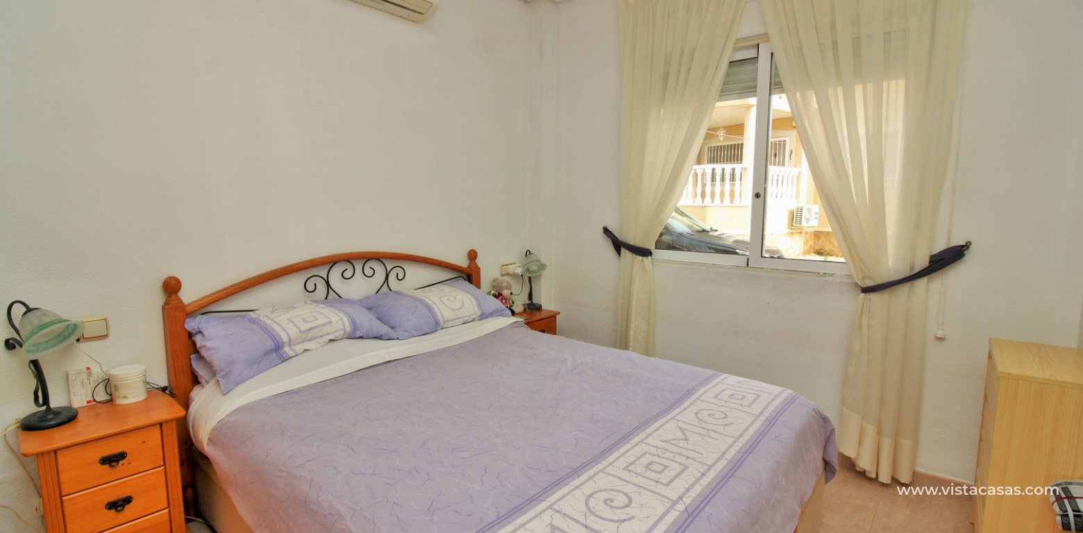 2 bedroom ground floor apartment for sale in Al Andaluza Villamartin master bedroom