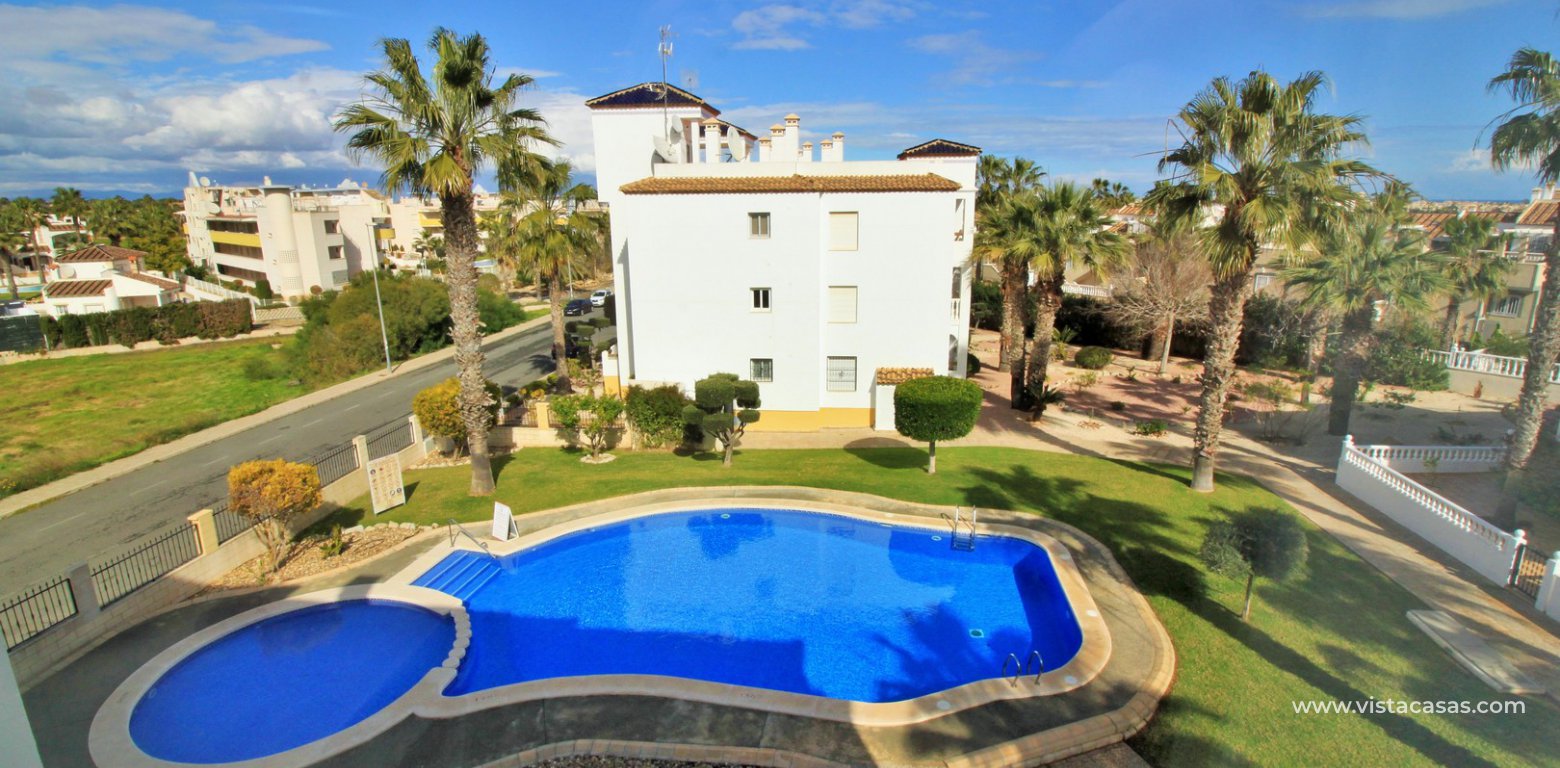 Penthouse corner apartment for sale in R2 Las Violetas Villamartin pool views