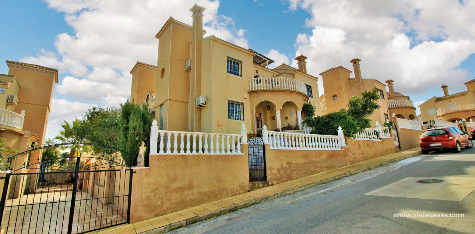 3 bedroom zodiaco townhouse for sale Villamartin Zodiaco vi